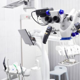 Mikroskops lai veiktu endodontiju ar mikroskopu